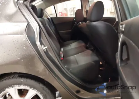 2010 Mazda Mazda3 I Touring из США, поврежденный, VIN JM1BL1SF2A1179421